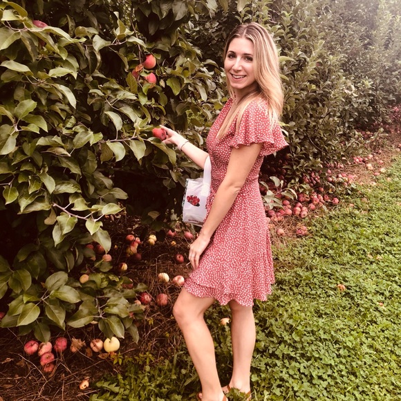 Meet your Posher, Chelsie - Picture 5 of 5